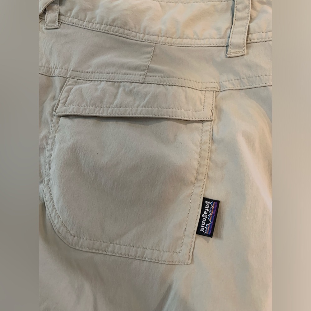 Patagonia Hiking capri pants Size 14 Light tan color roll up option - Picture 5 of 8